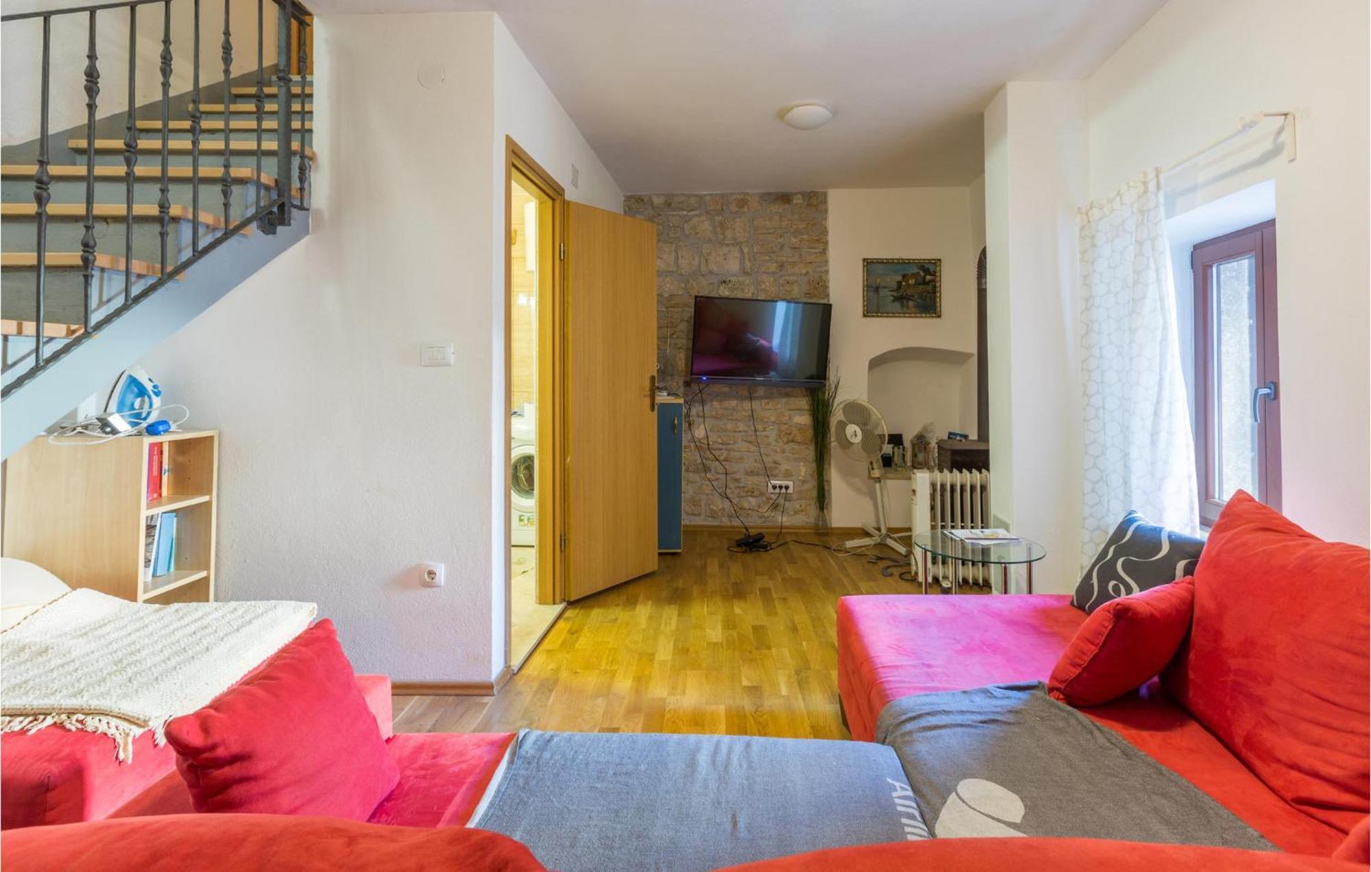 2 Bedroom Stunning Home In 巴莱 外观 照片