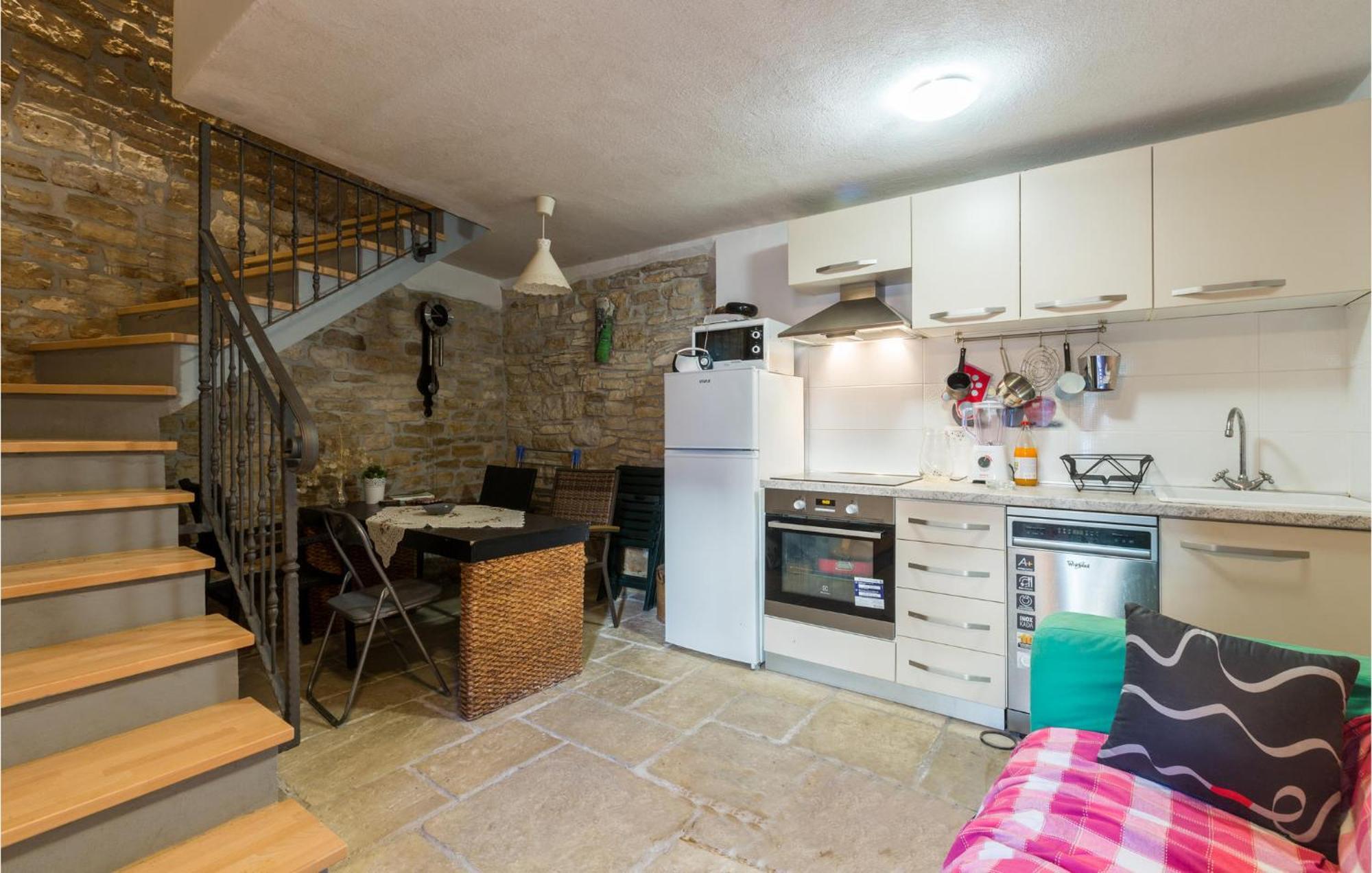 2 Bedroom Stunning Home In 巴莱 外观 照片